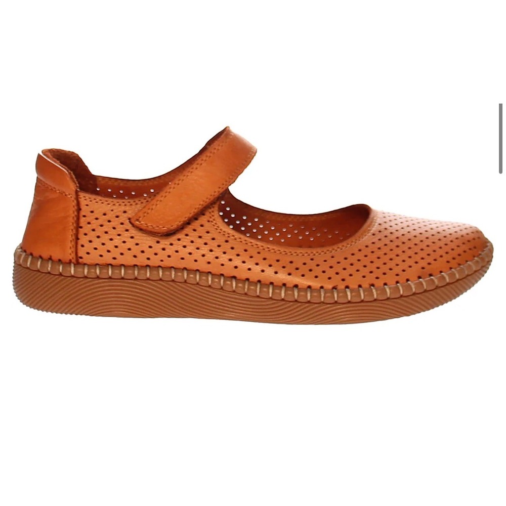 Vaqay Parma PerforatedLeather Mary Jane Flats Tan Comfort Adjustable Strap Women